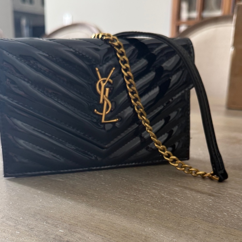 Purse - Picture 2 of 6